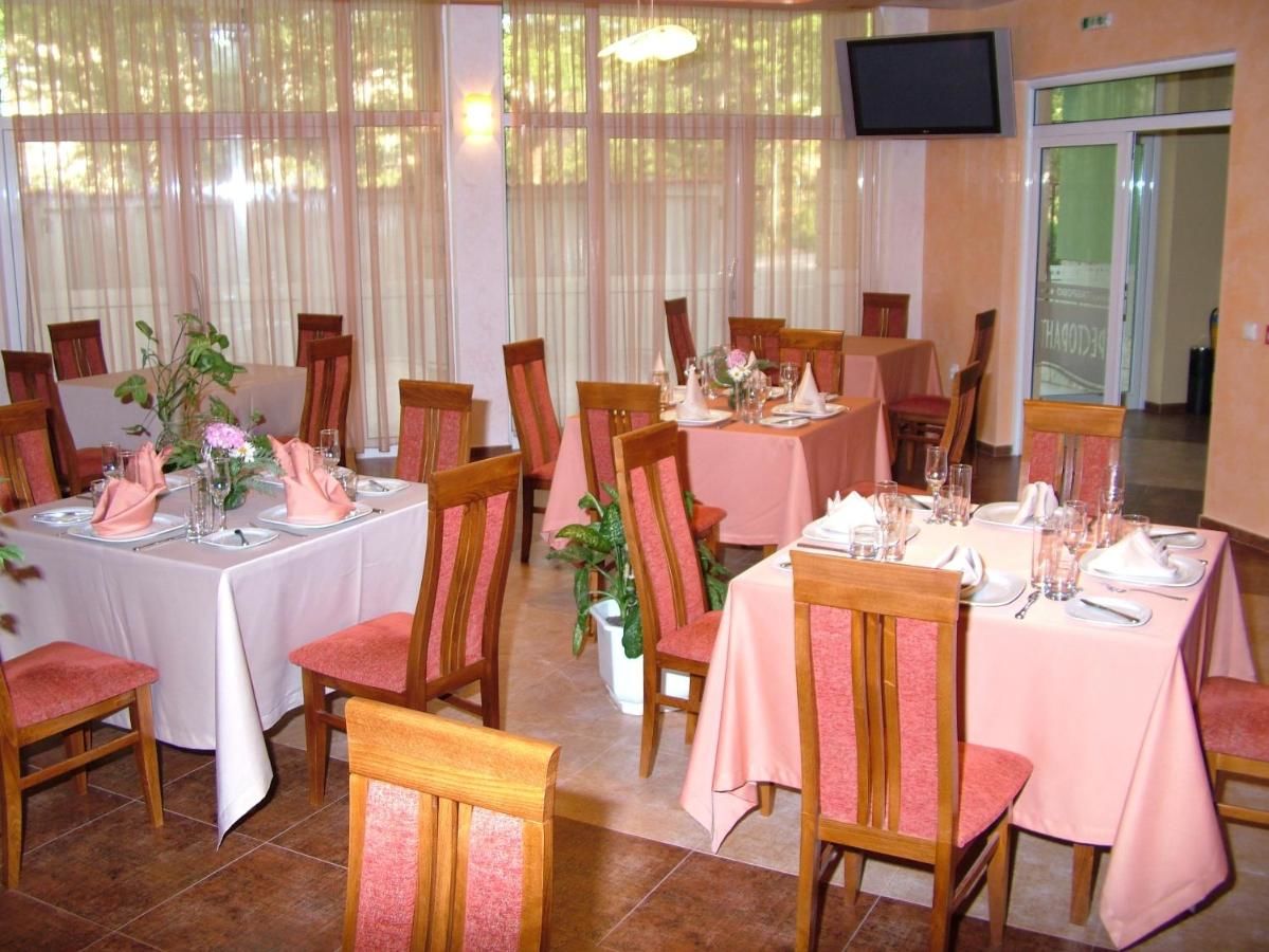 Отель Family Hotel Gabrovo Габрово-27