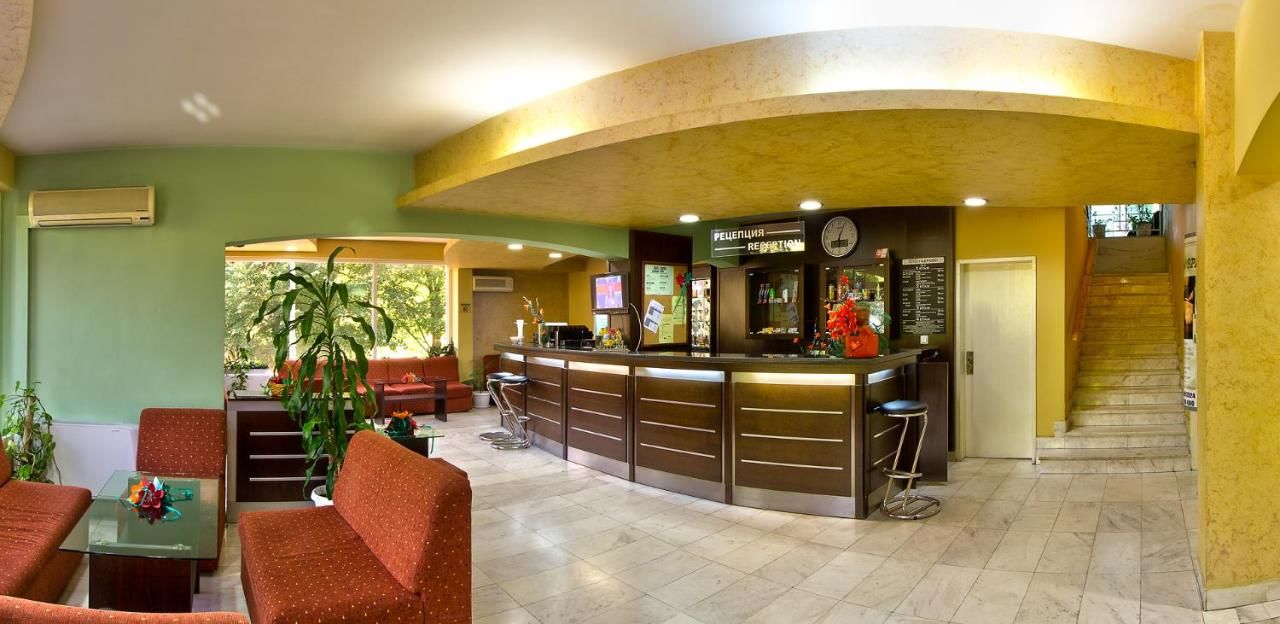 Отель Family Hotel Gabrovo Габрово-10